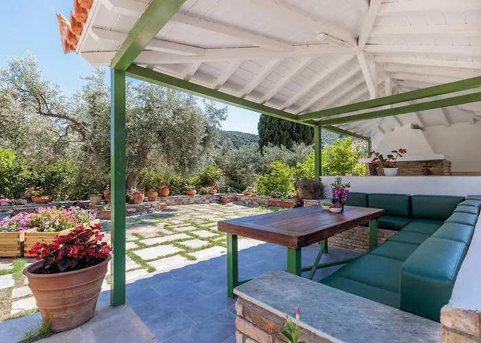 Aretousa Studios & Apartments